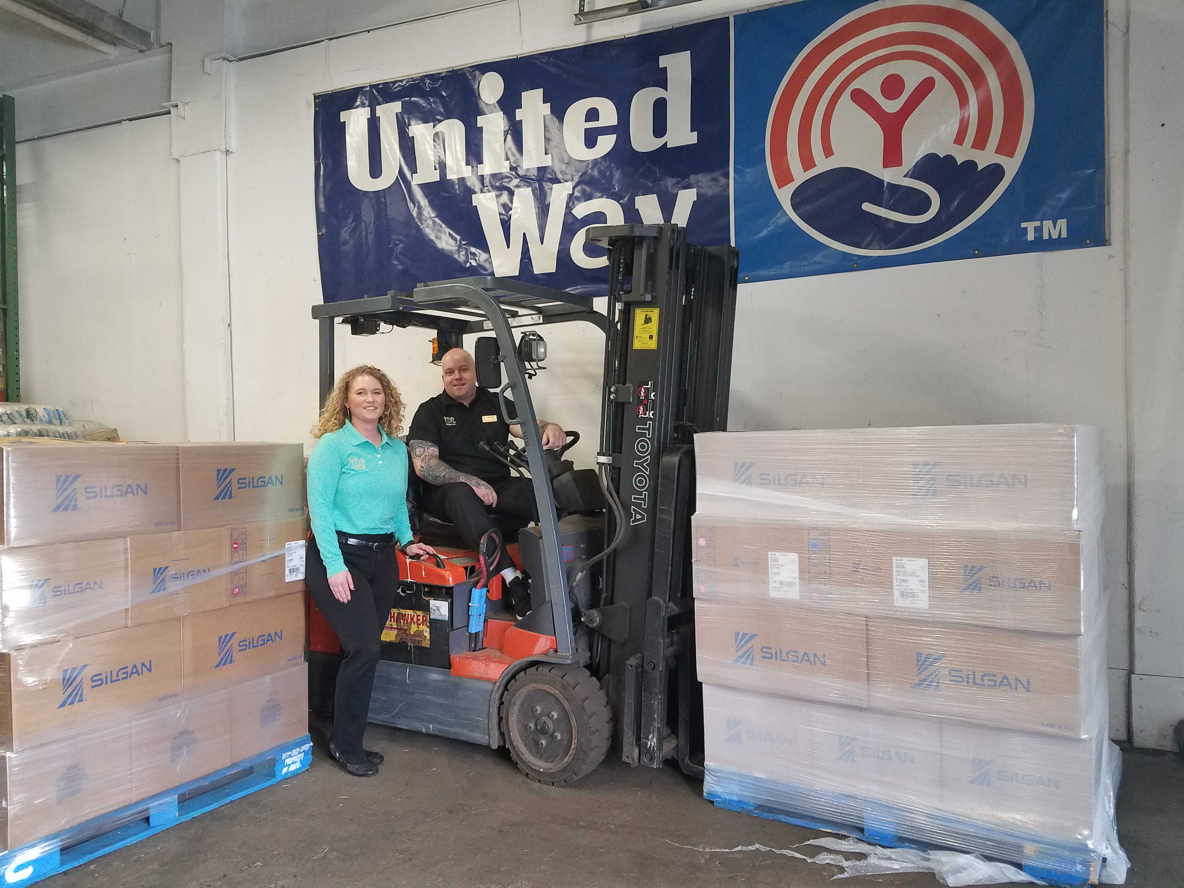 Wegmans Natick Delivers 17 594 Pounds Of Food To United Way S