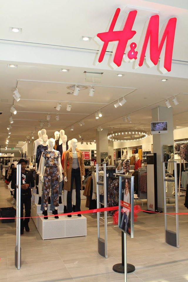 H&M Reports Loss For First Time in Decades; Closing 170 Stores ...