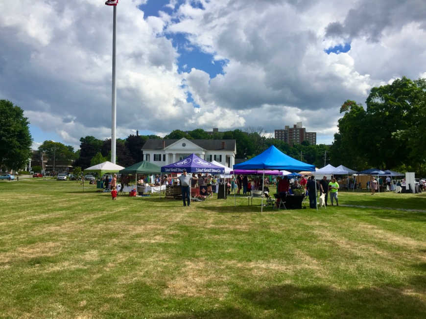 SLIDESHOW Hundreds Flock To Framingham Farmers' Market Opener